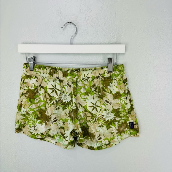 Patagonia Barely Baggies Floral Green Tropical Shorts Small - Picture 2 of 7